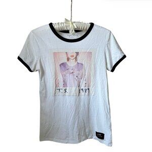 Rare Taylor Swift 1989 World Tour Concert Short Sleeve Tee
